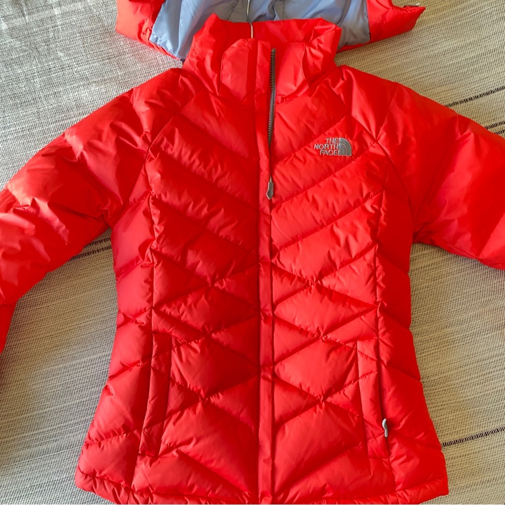 Like New North Face Women’s Metropolis down jacket